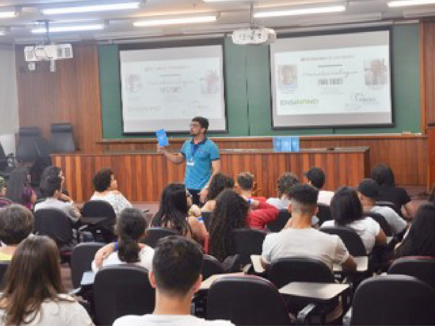 2012 - A nanotecnologia vai à escola